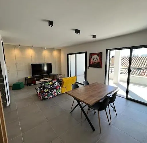 Appartement Neuf-ghisonaccia Centre, A 5min De La *