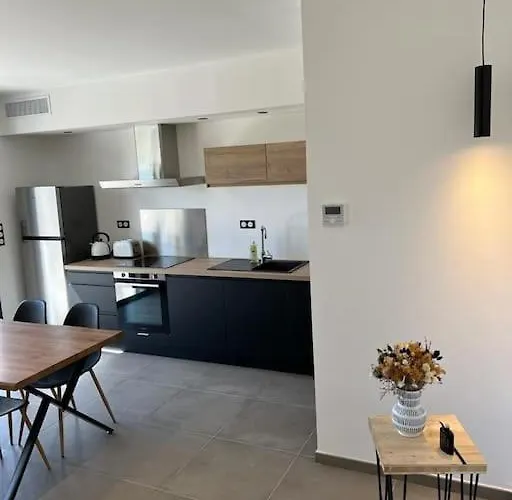 Appartement Neuf-ghisonaccia Centre, A 5min De La Ghisonaccia