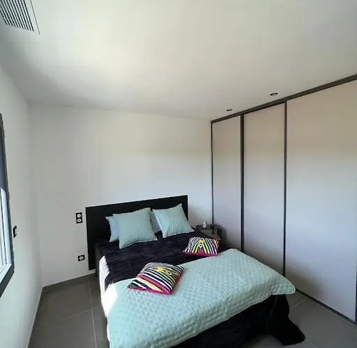 Neuf-ghisonaccia Centre, A 5min De La Appartement